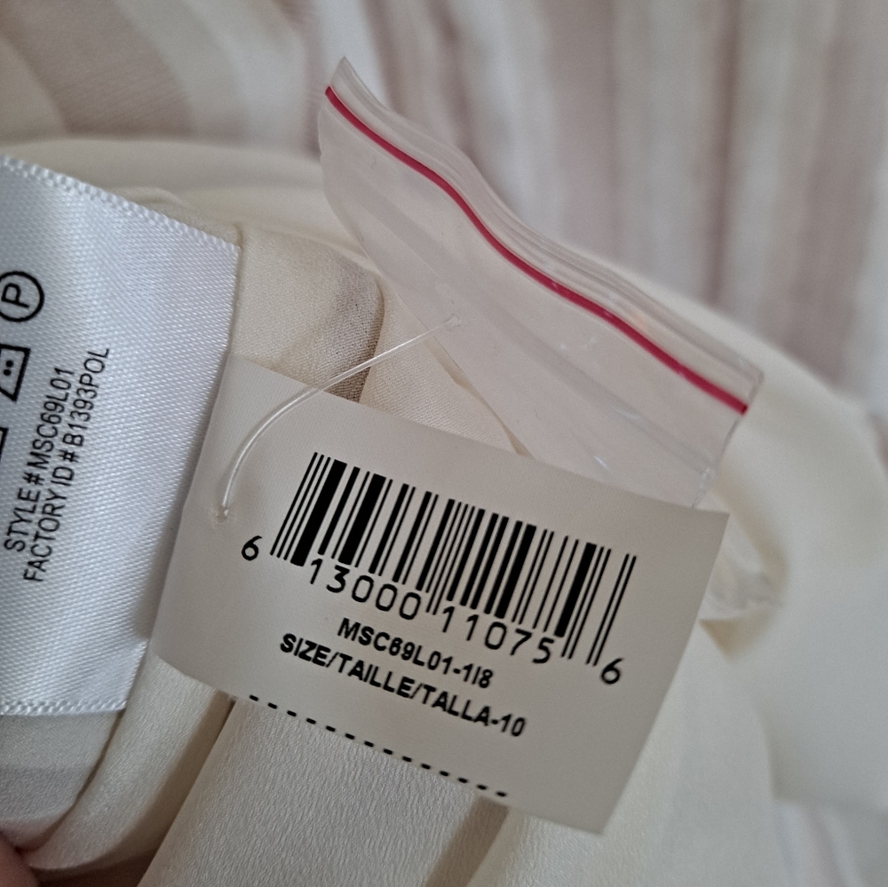 Bcbgeneration Light Colored Light Weight Lined Sl… - image 6